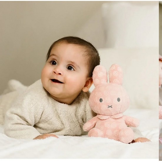 Miffy Flower Cuddle 20cm Pink